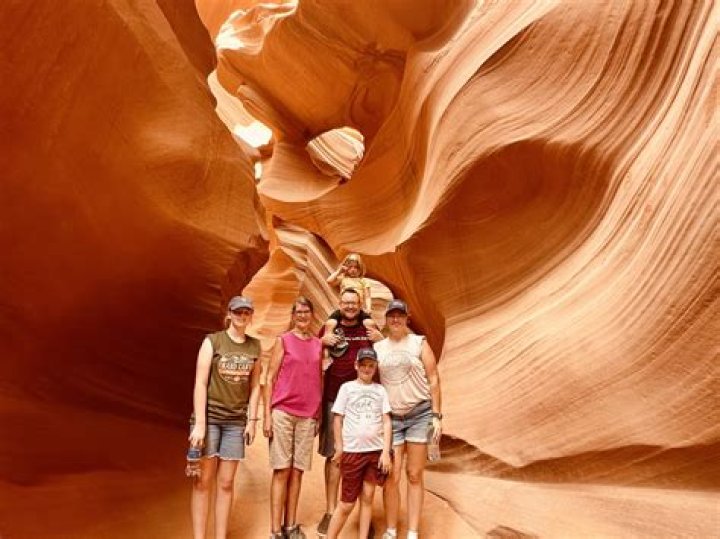 Are antelope canyon tours open?