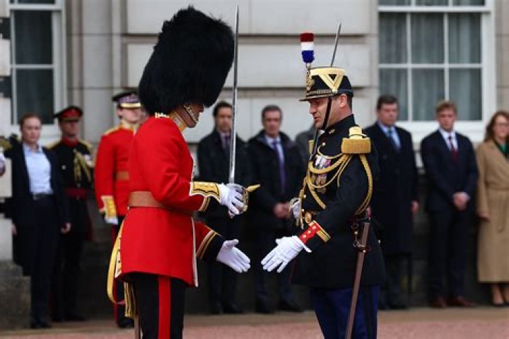 Are buckingham palace guards called?
