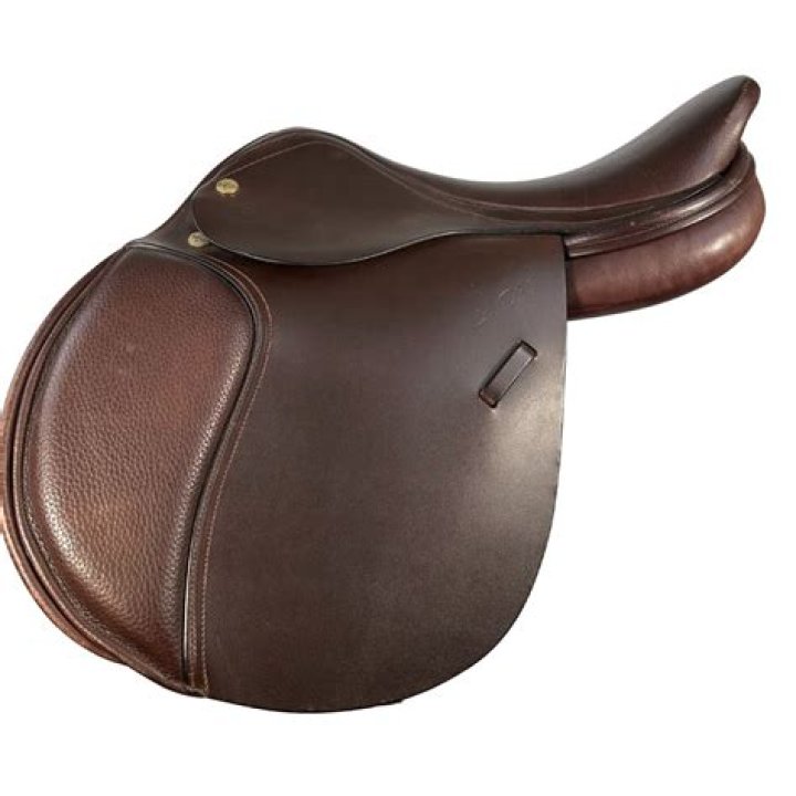 Are harry dabbs saddles adjustable?