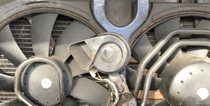 Are loud car horns legal?