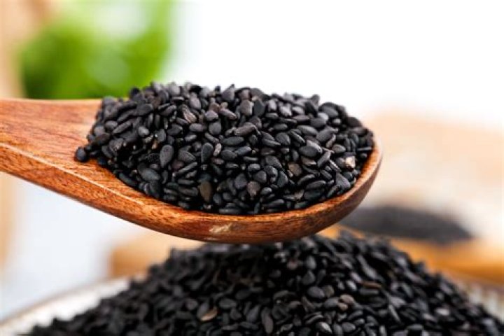 Are nigella seeds the same as black mustard seeds?