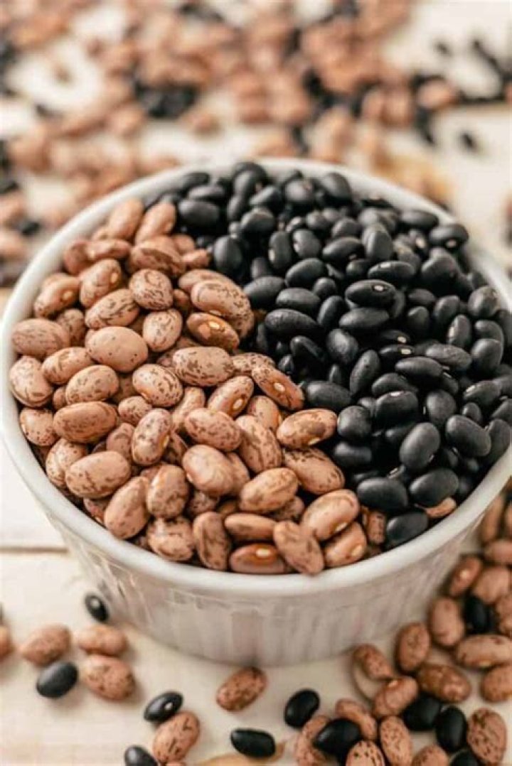 Are pinto beans black beans?