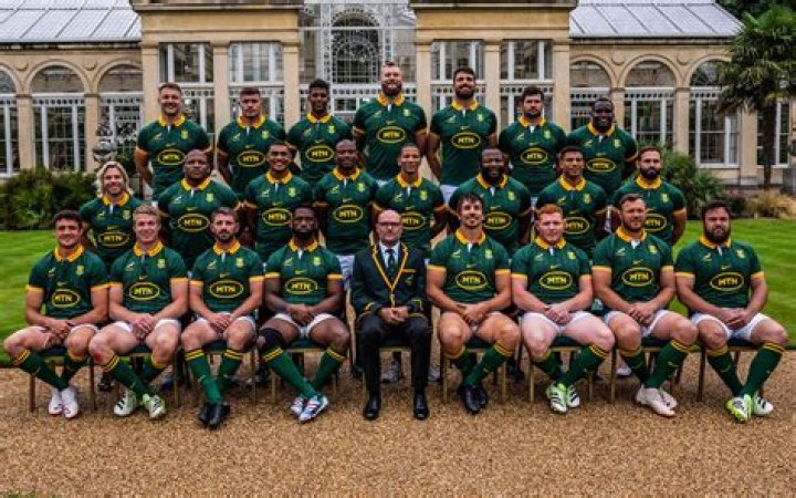Are scrums allowed in rugby?