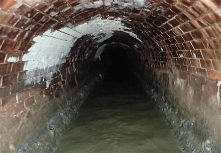 Are sewers big enough to walk in?