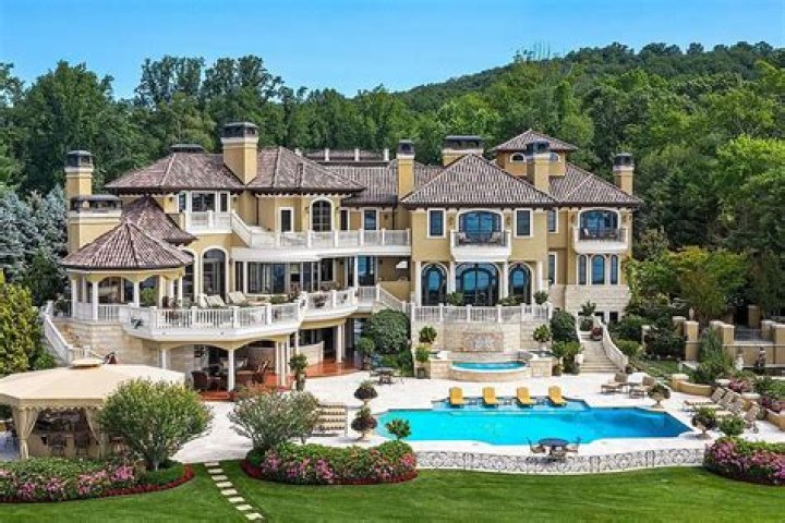 Are sorority houses expensive?
