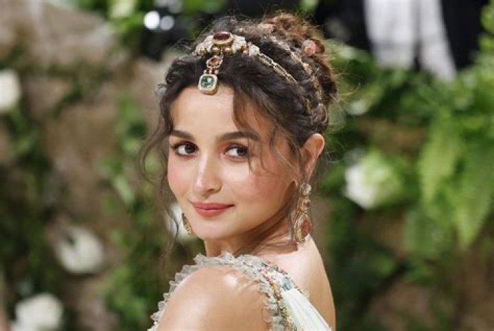 Are zain and aliya cousins?
