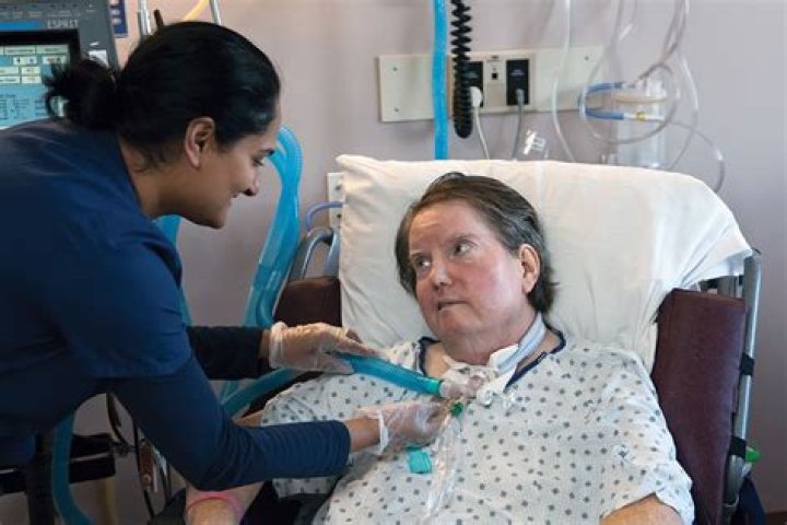 Can a person eat with a trach?