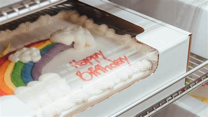 Can airbrushed cakes be refrigerated?