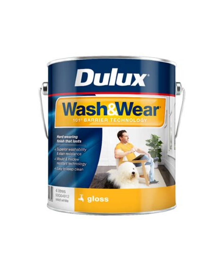Can dulux wash and wear be sprayed?