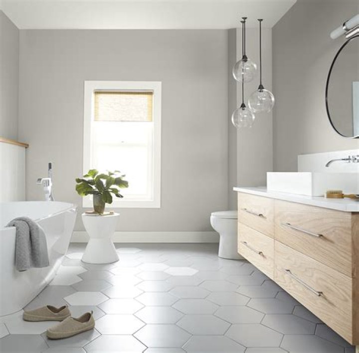 Can eggshell paint be used in bathroom?