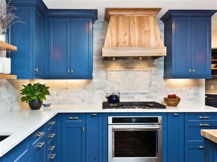 Can kitchen cabinets be painted?
