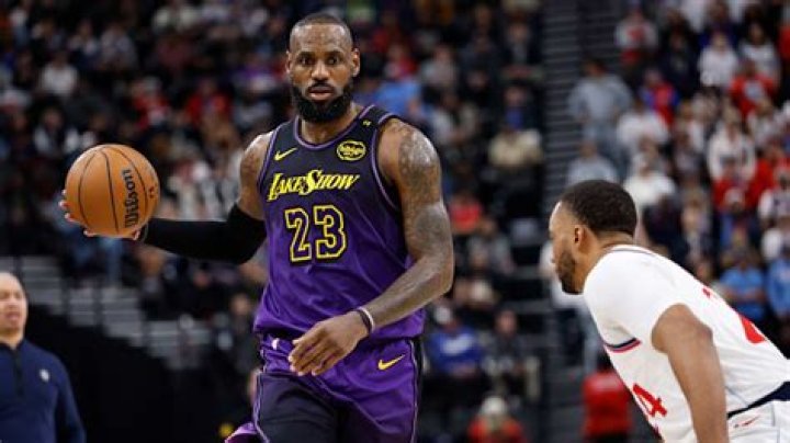 Can lakers avoid play in?