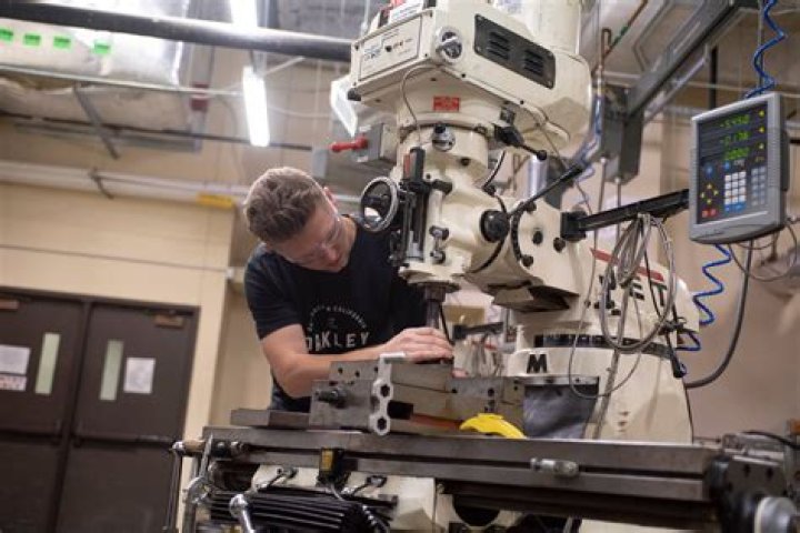 Can mechanical engineers work on prosthetics?