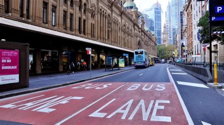 Can motorcyclists use bus lanes?