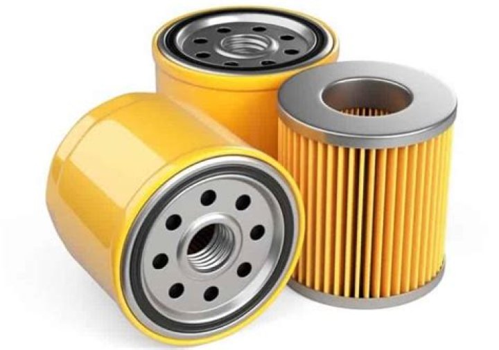 Can oil filter be hand tight?