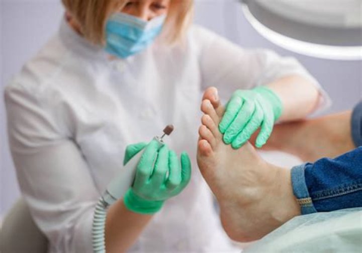 Can podiatrists prescribe antibiotics?