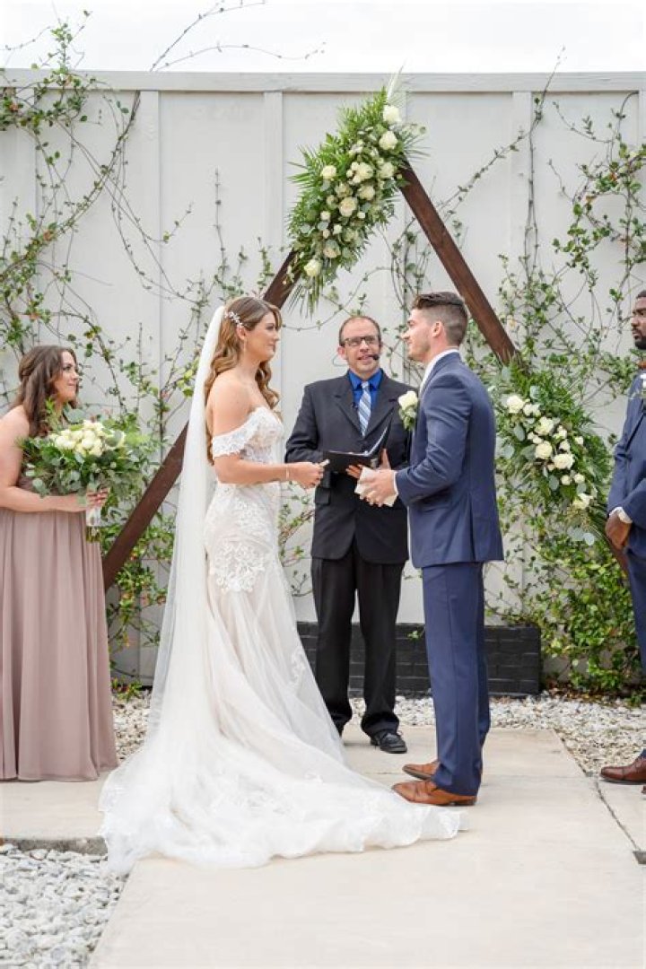 Can puritan ministers marry?