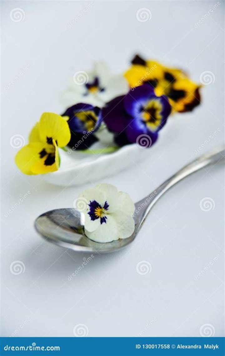 Can you eat pansy flowers?