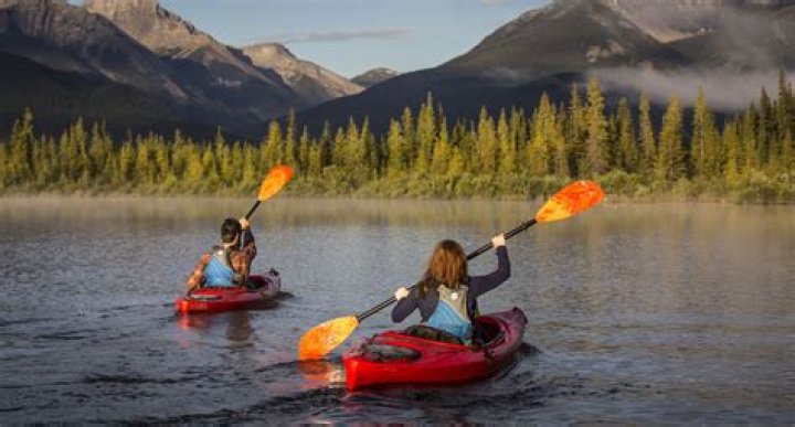 Can you kayak on pocono lake?