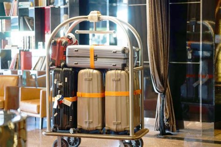 Can you leave luggage at herculaneum?