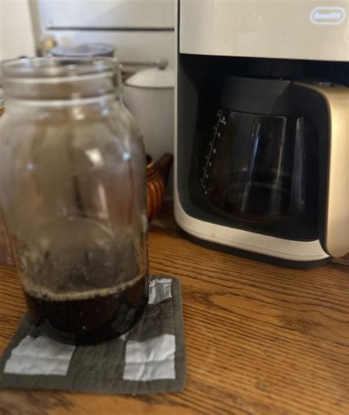 Can you put brewed coffee in the fridge?
