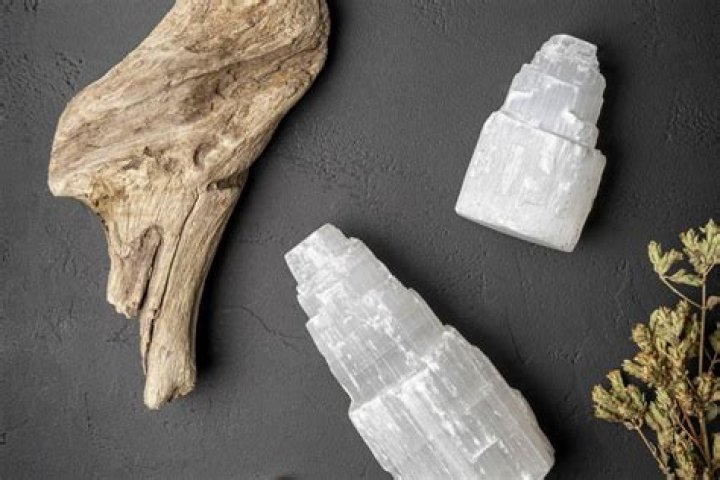 Can you put selenite in salt?