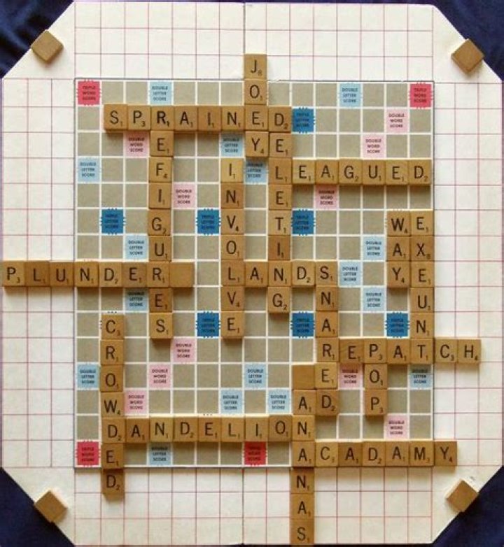 Can you spell words backwards in scrabble?