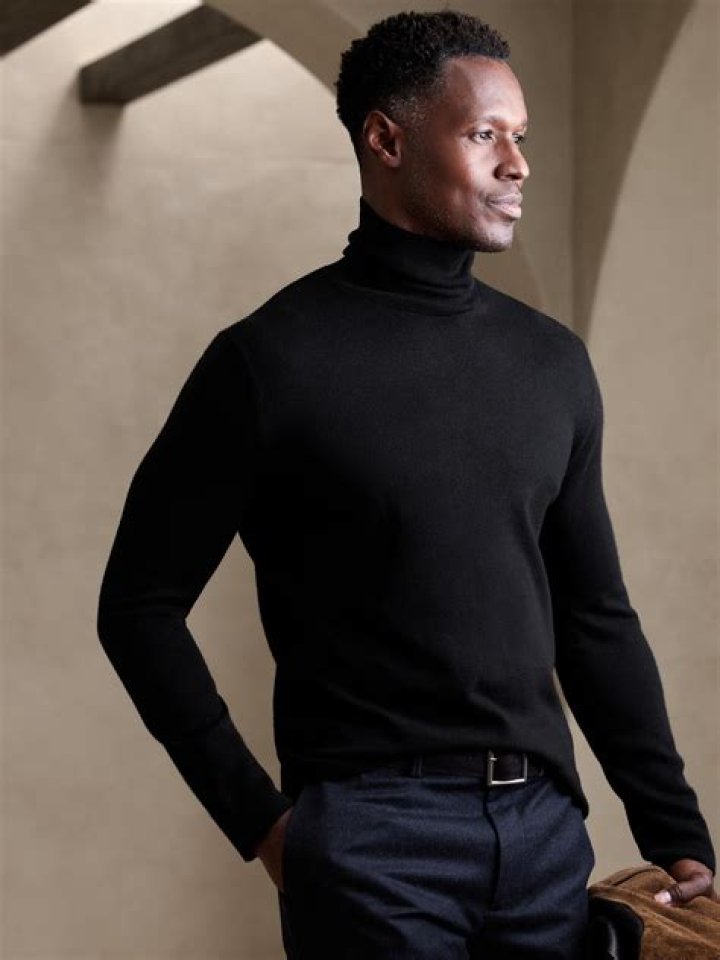 Can you wear turtleneck in march?