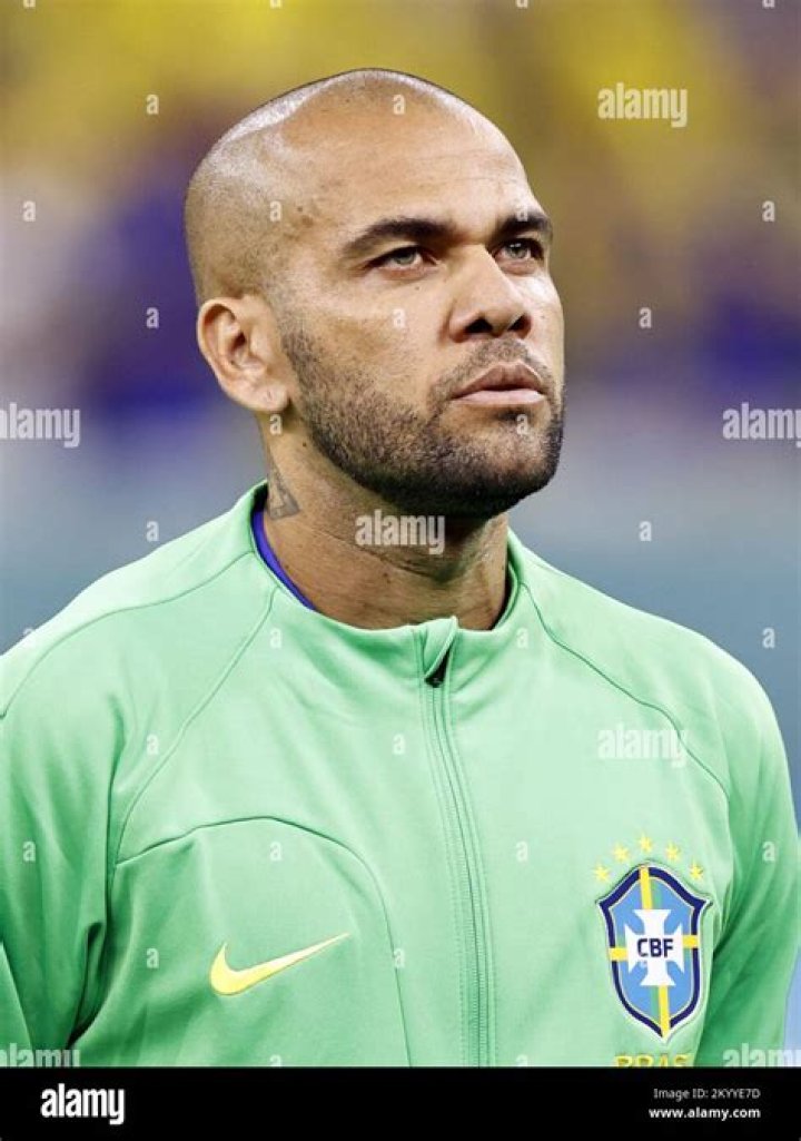 Did dani alves collect world cup?