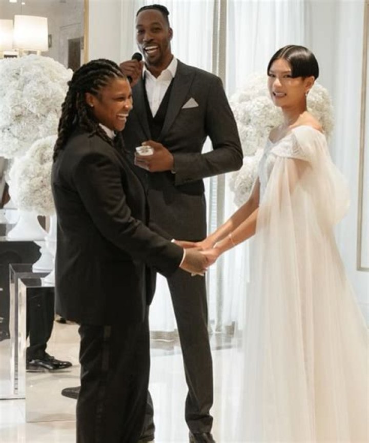 Did dwight and angela get married?