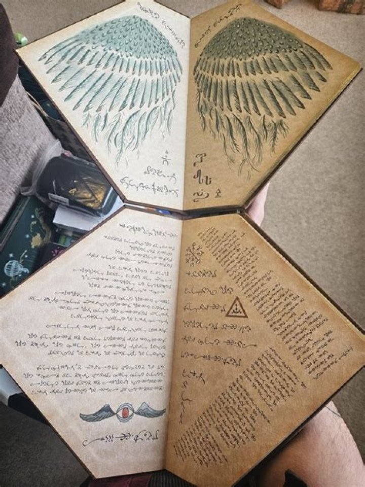 Did effie trinket die in the book?