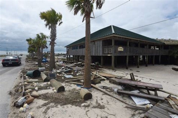 Did hurricane sally hit navarre florida?