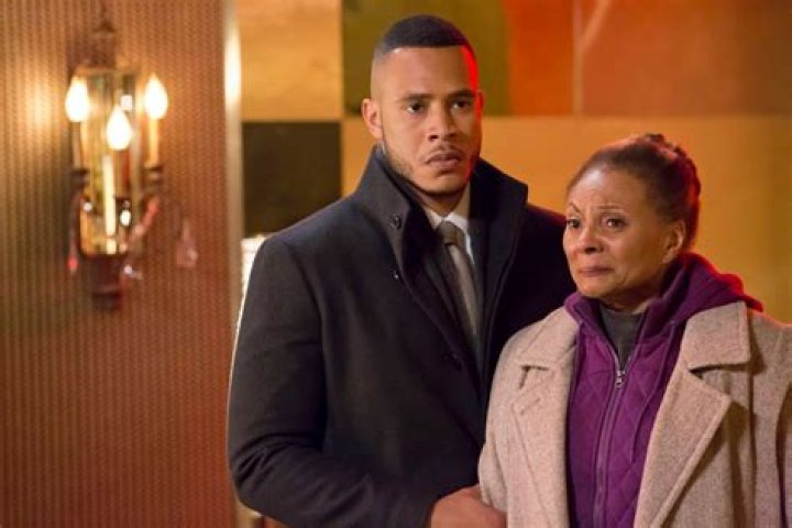 Did lucious mom die on empire?