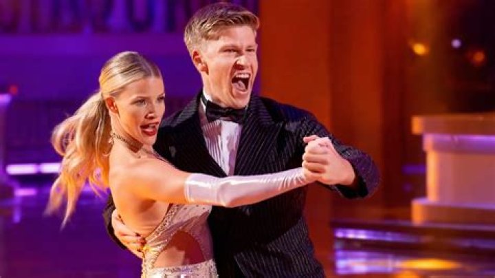 Did perri win dancing on ice?