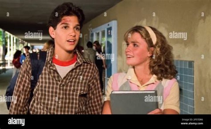 Did ralph macchio and elisabeth shue date?