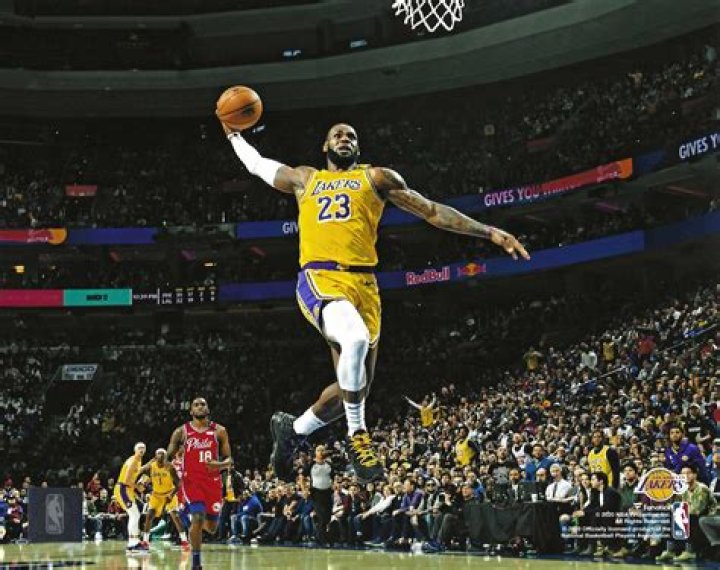Did royalty start the tradition of dunking biscuits?