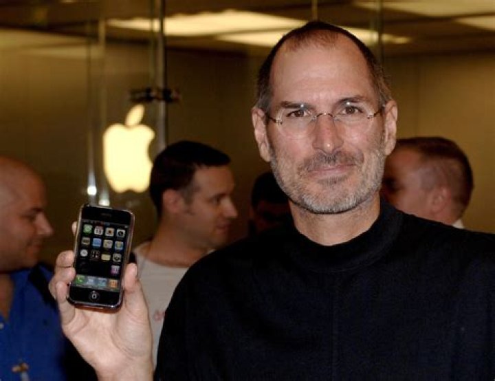 Did steve jobs use alternative medicine?