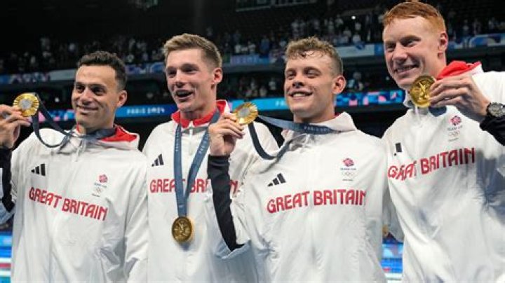 Did the english players remove their medals?