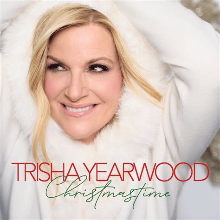 Did trisha yearwood sing backup for garth?