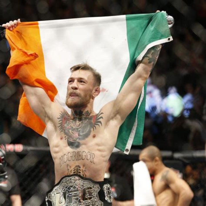 Did urijah faber fight conor mcgregor?