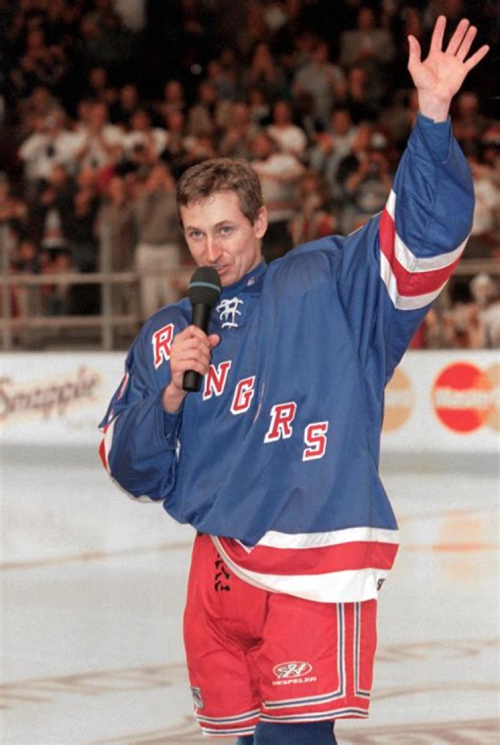 Did wayne gretzky play for the leafs?