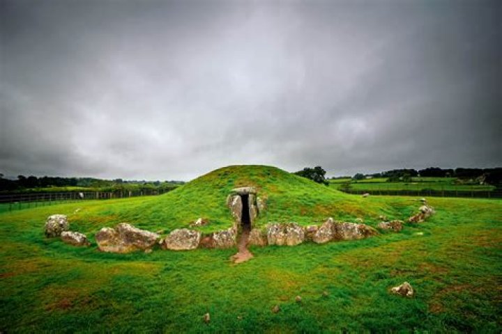 Did wei wuxian die in the burial mounds?