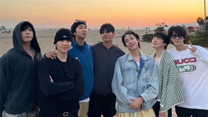 Do bts live together 2020?