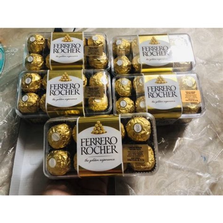 Do ferrero rocher have peanuts?