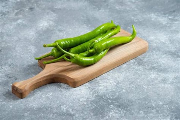 Do green chillies turn red?