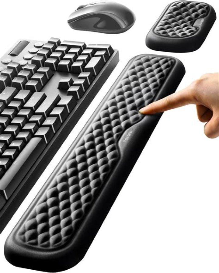 Do pro gamers use wrist rests?