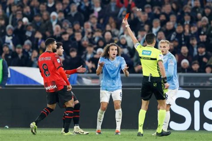 Do referees get paid?