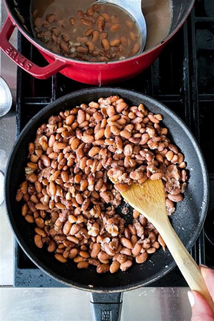 Do refried beans have iron?