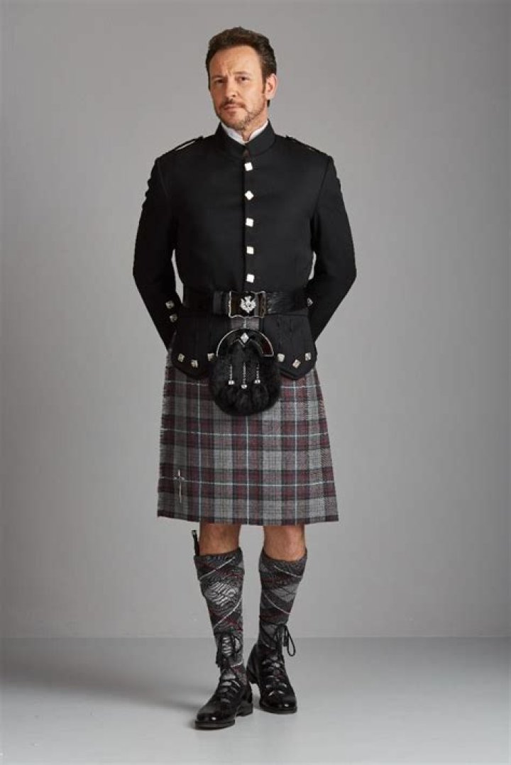 Do scotsman still wear kilts?