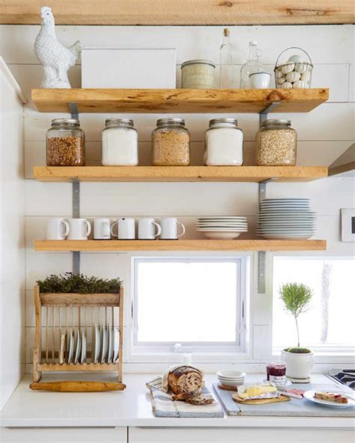Do shelves above radiators work?